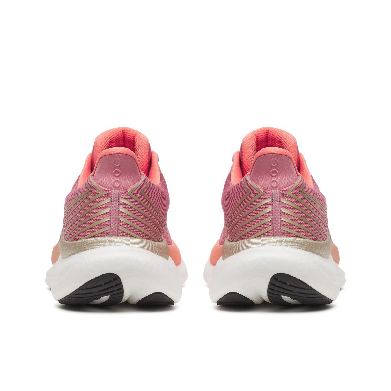 Odkrij ženske tekaške superge Saucony Triumph 23 z vrhunskim blaženjem PWRRUN PB, lahkotnim občutkom in izjemnim udobjem za dolge teke in vsakodnevne treninge. Zaženi svoj najboljši tek!