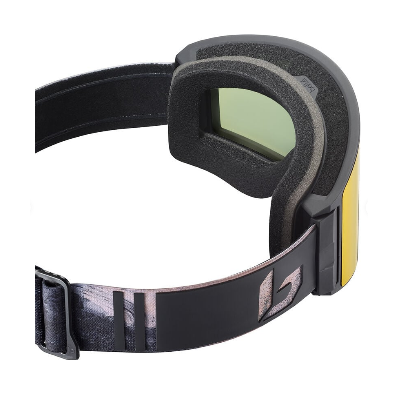 Odkrij vrhunska smučarska očala Bollé Blackridge Dark Brush Matte – Sunrise. Široko vidno polje, anti-fog prezračevanje, UV zaščita in trajnostni materiali. Idealna izbira za zahtevne smučarje, ki iščejo zmogljivost, udobje in slog.