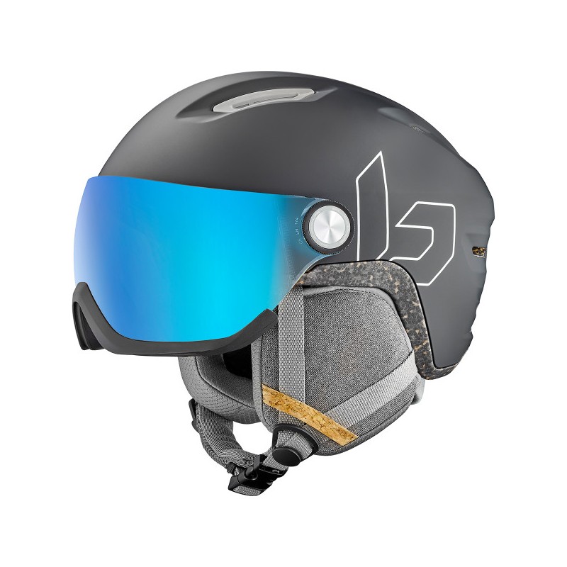 The ATMOS ski helmet now includes a photochromatic visor made from 100% recycled material and is the first Bollé visor helmet with an eco-friendly design. It is intended for passionate skiers who want to contribute to environmental protection.