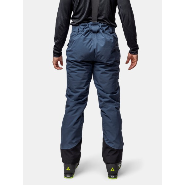 Moške smučarske hlače Halti Carvey M Sargasso Sea Blue – tehnično dovršene hlače z vodoodpornostjo 15.000 mm, Microtherm® Dynamic izolacijo in ojačanimi zaključki. Udobje, toplota in vzdržljivost za vrhunsko smučanje.
