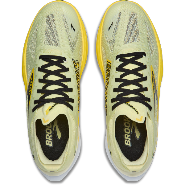 BROOKS Hyperion Max 3 so lahke in odzivne moške tekaške superge z DNA GOLD in DNA FLASH v2 blaženjem ter SpeedVault ploščo. Idealne za tempo teke, intervale in hitre treninge.