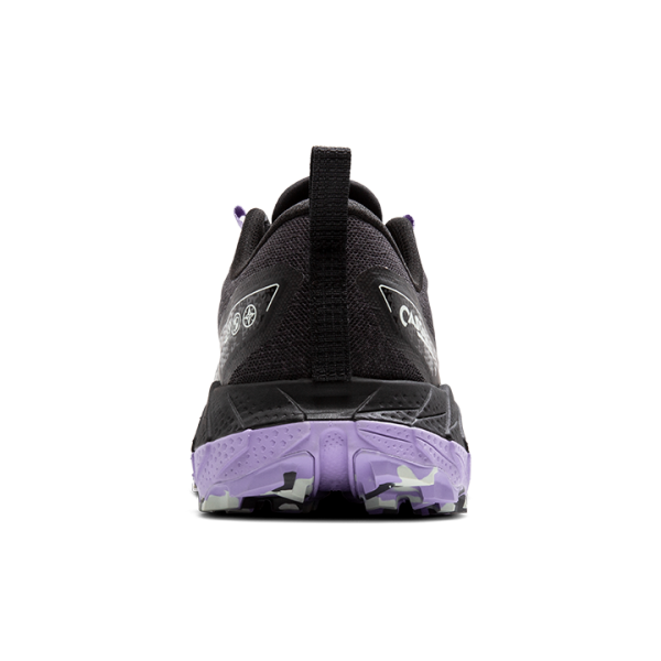 Brooks Cascadia 18 are running shoes characterized by exceptional stability while running, making them perform excellently on uneven terrain. This is the 18th generation of the popular Brooks model.