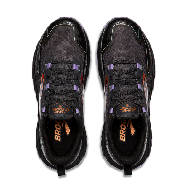 Brooks Cascadia 18 are running shoes characterized by exceptional stability while running, making them perform excellently on uneven terrain. This is the 18th generation of the popular Brooks model.