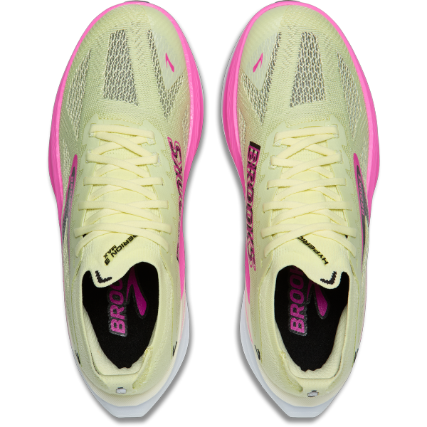 Iščeš hitrejši tempo? Ženske BROOKS Hyperion Max 3 z DNA GOLD peno in SpeedVault ploščo zagotavljajo maksimalno odzivnost, manj napora in več hitrosti. Odkrij svojo novo tekmovalno prednost!