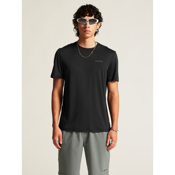 Lahka moška majica za šport CRAFT z odličnim odvajanjem vlage. Idealna za intenzivne treninge. Kupite ugodno v AS Sport Outlet.