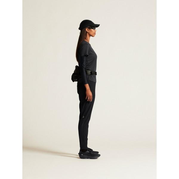 Udobna ženska športna majica CRAFT za tek, fitness in trening. Zračna, lahka in hitro sušeča. Idealna za šport. Na voljo v AS Sport Outlet.