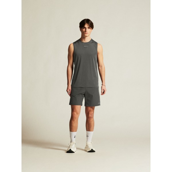 Funkcionalne moške kratke hlače CRAFT 2v1 za tek in trening. Notranje pajkice, žep za telefon in odlično udobje. Na voljo v AS Sport Outlet.