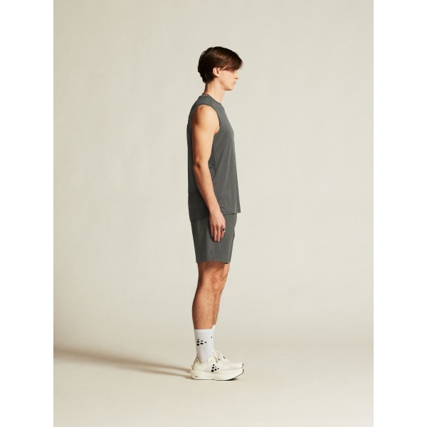 Funkcionalne moške kratke hlače CRAFT 2v1 za tek in trening. Notranje pajkice, žep za telefon in odlično udobje. Na voljo v AS Sport Outlet.