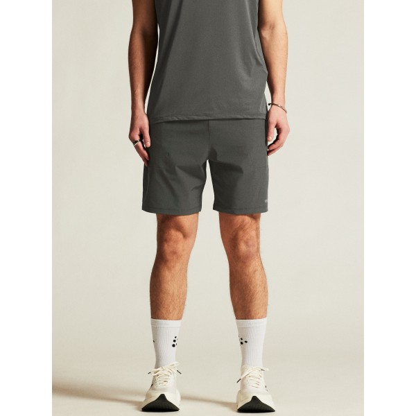 Funkcionalne moške kratke hlače CRAFT 2v1 za tek in trening. Notranje pajkice, žep za telefon in odlično udobje. Na voljo v AS Sport Outlet.