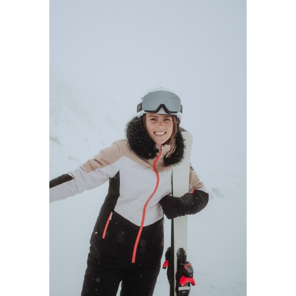 The women's ski jacket AULP SANDI combines an elegant look, top thermal insulation, and 15K/15K protection against snow and wind. Ideal for demanding skiers.