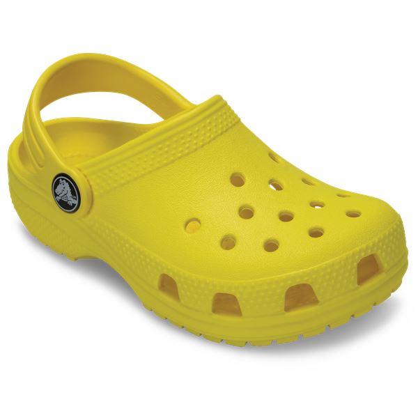Lahki in udobni Crocs Classic Kids Clog – otroški natikači z ikoničnim Crocs dizajnom, ki zagotavljajo brezskrbno igro in celodnevno udobje. Croslite™ material omogoča mehko blaženje, izjemno lahkotnost in enostavno čiščenje, zato so idealni za vrtec, igro na prostem ali ob vodi