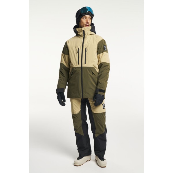 Moške smučarske hlače TENSON Aero XX so del vrhunske Freeride kolekcije, zasnovane za ekstremne smučarske razmere – od mrzlih, vetrovnih jutranjih ur do sončnih popoldnevov na smučišču. Hlače so vsestranske, prilagodljive, lahke in trpežne