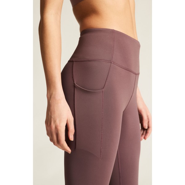 Udobne ženske dolge pajkice CRAFT za tek, fitness in trening. Elastične, neprosojne in z visokim pasom. Popolna izbira za šport. Na voljo v AS Sport Outlet.