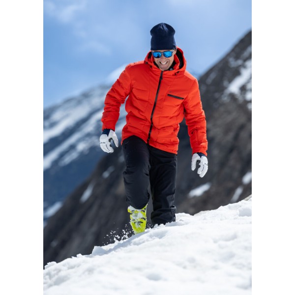 Moške smučarske hlače Halti Carvey M Black – tehnično dovršene hlače z vodoodpornostjo 15.000 mm, Microtherm® Dynamic izolacijo in ojačanimi zaključki. Udobje, toplota in vzdržljivost za vrhunsko smučanje.