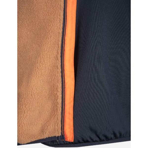 Moška jopica AULP VOGUE HOMME Sherpa je zasnovana za maksimalno toplino, udobje in sodoben videz. Izdelana je iz mehke sherpa tkanine, ki spominja na ovčjo volno, nudi odlično izolacijo in prijeten občutek na koži.