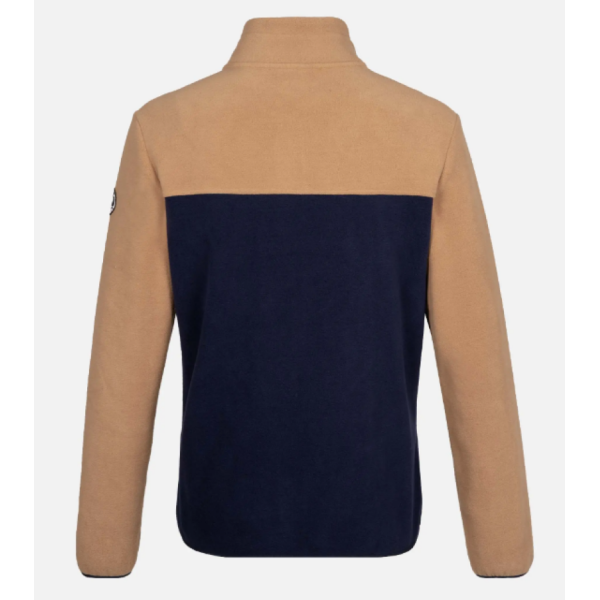 Moška flis jopica AULP VOLVI HOMME je odlična izbira za hladnejše dni, saj združuje toploto, udobje in športno eleganco. Izdelana je iz mehke in lahke polarnoflis tkanine, ki zagotavlja prijetno toploto, hkrati pa omogoča dobro zračnost.