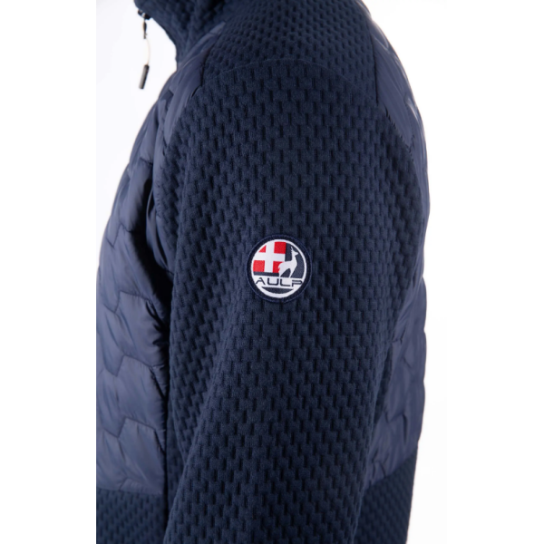 Odkrij moško hibridno jopico AULP CHAUN NAVY – izjemno lahko, elastično in vodoodbojno jopico, popolno za pohodništvo in mestne dni. Mehka French terry tkanina, sodoben kroj in priročni žepi na zadrgo. Udobje in zaščita v enem kosu! 