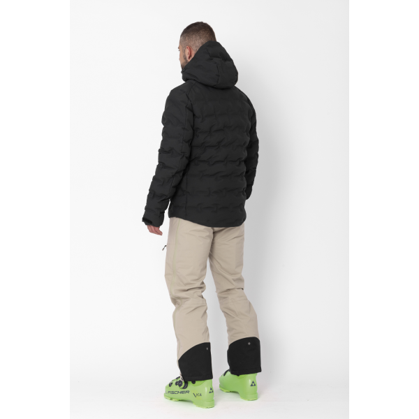 Odkrij moško smučarsko jakno 2117 MALA z izolacijo ALTO Wool in membrano 15K/15K. Topla, vodoodporna in trajnostna izbira za zahtevne zimske razmere.