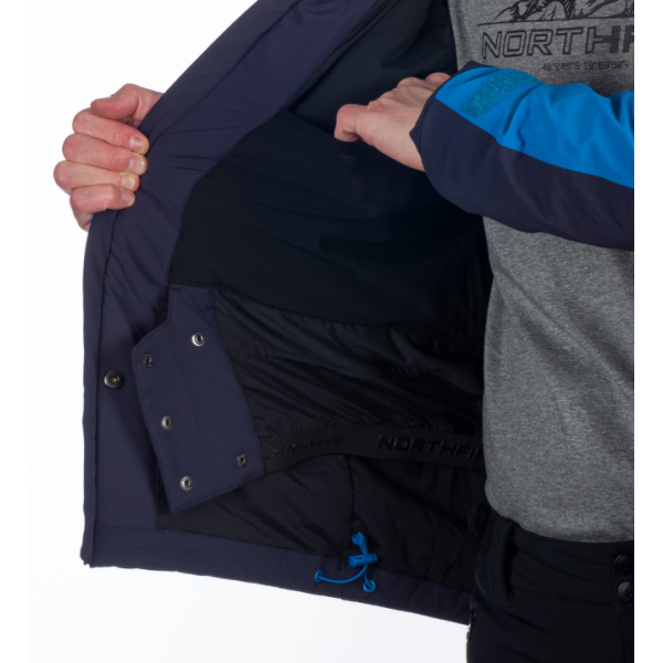 Moška smučarska jakna NORTHFINDER STEPHAN združuje 10K/10K vodoodporno zaščito, izolacijo PrimaLoft® Eco Black in RECCO® varnostni sistem. Popolna izbira za zahtevne smučarje, ki želijo toplino, udobje in varnost v vseh zimskih razmerah.
