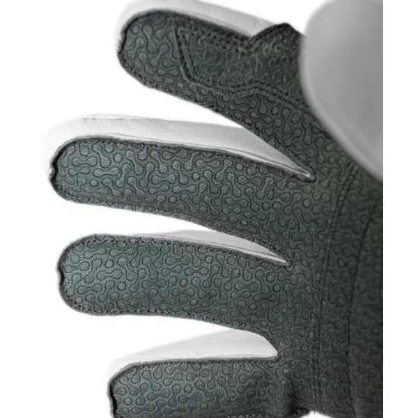 Odkrij izjemno zmogljivost in slog z moškimi smučarskimi rokavicami REUSCH ALEXIS PINTURAULT. Izdelane iz kozjega usnja z R-Loft™ izolacijo in SoftPlush podlogo nudijo toplino, oprijem in udobje profesionalne ravni.