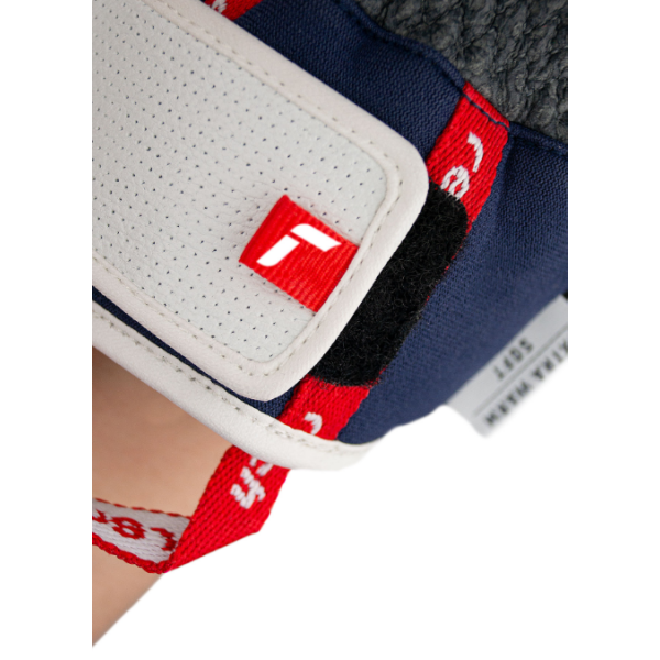 Odkrij izjemno zmogljivost in slog z moškimi smučarskimi rokavicami REUSCH ALEXIS PINTURAULT. Izdelane iz kozjega usnja z R-Loft™ izolacijo in SoftPlush podlogo nudijo toplino, oprijem in udobje profesionalne ravni.