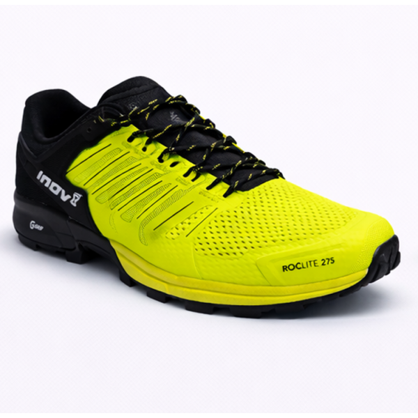 Moške trail superge INOV8 ROCLITE G 275 z Graphene G-Grip podplatom in POWERFLOW blaženjem. Lahke, stabilne in idealne za tek po blatu, skalah in utrjenih poteh.
