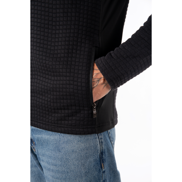 Moški midlayer AULP CRUIZ BLACK zagotavlja popolno toploto, izjemno svobodo gibanja in zračno jacquard pletivo. Odličen kot srednji sloj za smučanje ali outdoor aktivnosti. Odkrij udobje in performance v AS Sport Outlet.