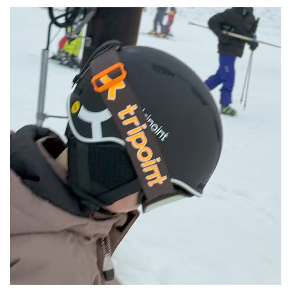 Otroško smučarska čelado TRIPOINT 204 Constance Free Ride –vrhunsko čelado, zasnovano posebej za mlade smučarje in zagotavlja izjemno varnost in udobje med njihovimi zimskimi dogodivščinami.