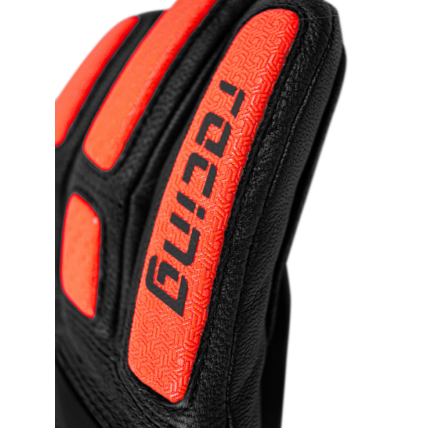 Pripravljene za male zmagovalce! Otroške smučarske rokavice REUSCH Worldcup Warrior GS iz pravega kozjega usnja nudijo vrhunsko toploto, zaščito členkov in popoln oprijem. Idealne za mlade smučarske talente, ki želijo smučati kot pravi prvaki.