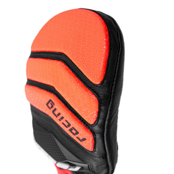 Otroške smučarske rokavice Reusch Worldcup Warrior GS Mitten – vrhunske usnjene rokavice z R-LOFT™ izolacijo, ki nudijo toploto, zaščito in profesionalno kakovost za mlade tekmovalce. Na voljo v AS Sport Outlet!