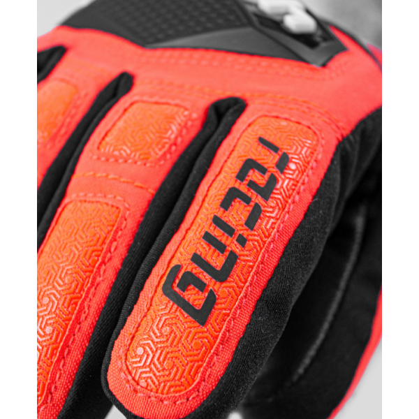 Odkrijte otroške smučarske rokavice Reusch Worldcup Warrior R-TEX® – vodoodporne, tople in izjemno trpežne rokavice za mlade smučarje. Kupite zdaj v AS Sport Outlet in poskrbite za brezskrbno zimsko zabavo!