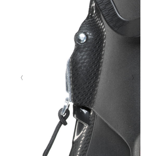 ROXA R/Fit Hike 90 ski boots are the comfort you've been waiting for! The R/Fit series has all the features that enhance your comfort and performance. The 102 mm BioFit shell can be heat-molded to fit the shape of the skier's foot.