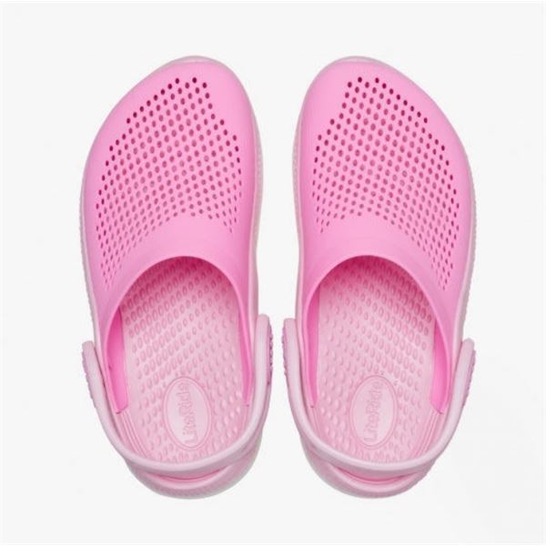 Otroški Crocs LiteRide 360 Clog 207021 so prikazani kot izjemno udobna in sodobna obutev, zasnovana za aktivne otroke. Model izstopa z mehko LiteRide™ peno, ki zagotavlja vrhunsko blaženje in lahkotnost pri vsakem koraku.