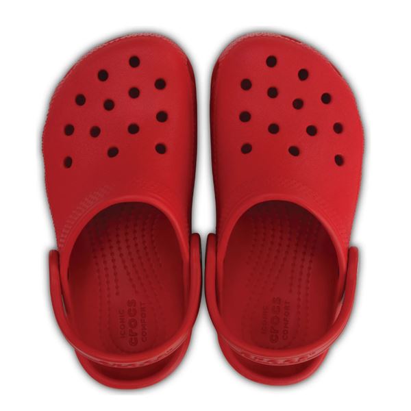 Otroški natikači CROCS Classic Kids Clog K 206991 v prepoznavnem klasičnem dizajnu. Izjemno lahki in udobni čevlji iz materiala Croslite™, z zračnimi odprtinami za boljše prezračevanje ter vrtljivim paščkom za varno prileganje. Idealni za vsakodnevno nošenje, igro na prostem ali ob morju. Možnost personalizacije z Jibbitz™ dodatki.