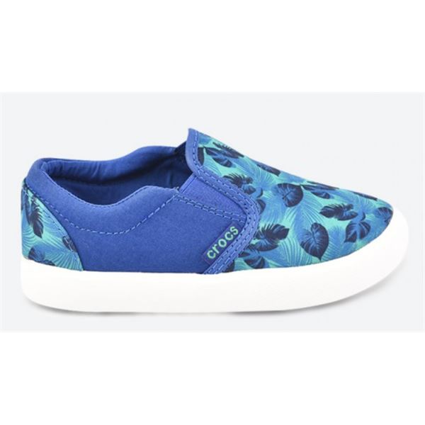 Lahki in udobni Crocs Citilane Slip-On – otroški slip-on čevlji z modernim, športno-elegantnim videzom, ki omogočajo hitro obuvanje brez vezalk. Croslite™ podplat poskrbi za mehko blaženje in celodnevno udobje, zato so odlični za šolo, vrtec in vsakodnevno uporabo.