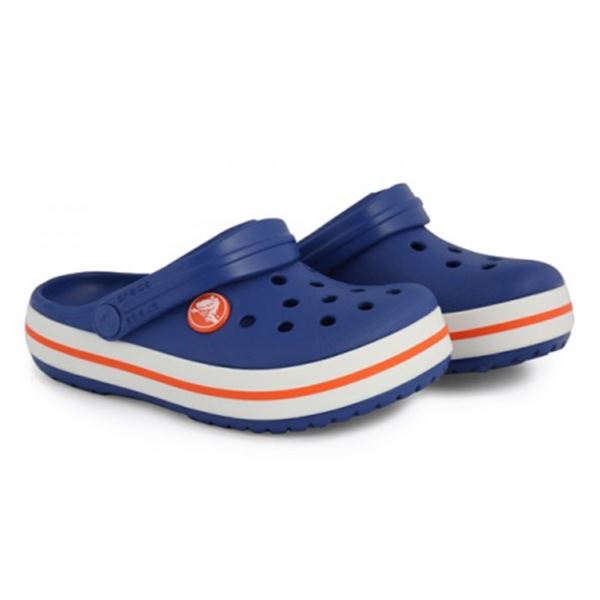 Crocs Crocband Clog K 204537 so lahki in udobni otroški natikači s športnim dizajnom, ki zagotavljajo mehko blaženje in celodnevno udobje. Izdelani iz Croslite™ materiala so vodoodporni, enostavni za čiščenje in primerni za igro, šolo ali poletne aktivnosti.