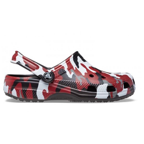 Športni in udobni Crocs Classic Printed Camo Clog – lahki natikači s trendovskim kamuflažnim potiskom, Croslite™ udobjem in prepoznavnim Crocs dizajnom. Popolni za vsak dan, poletje, prosti čas ali aktivnosti na prostem, kjer sta pomembna udobje in sproščen stil.
