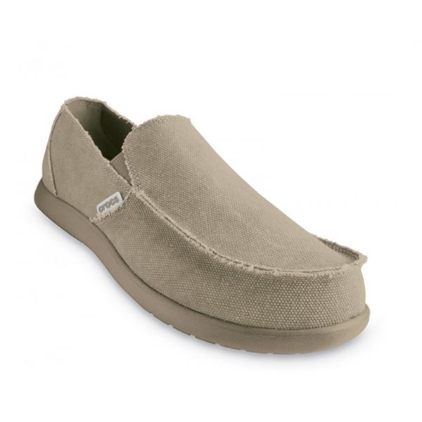 Crocs Santa Cruz Mens 10128 so udobni moški loafer natikači, ki združujejo sproščen casual videz in prepoznavno Crocs udobje. Izdelani z zgornjim delom iz tekstila in Croslite™ podplatom zagotavljajo lahkotnost, mehko blaženje in celodnevno udobje.