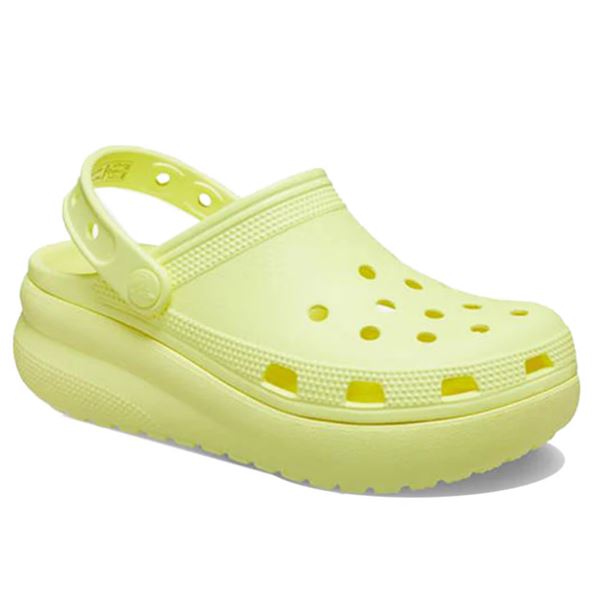 Otroški Crocs Classic Cutie Clog prinašajo zabaven in moderen videz z rahlo dvignjenim podplatom, ki daje trendovski “platform” učinek. Izdelani so iz lahkega Croslite materiala, ki zagotavlja mehko udobje pri vsakem koraku.