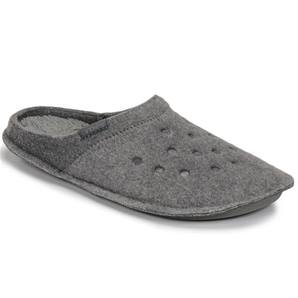 Crocs Classic Slipper 203600 so mehki in udobni hišni copati, zasnovani za sproščeno domačo uporabo in celodnevno udobje. Izdelani so iz lahkih materialov z mehko notranjostjo, ki nudi toplino in prijeten občutek pri nošenju.