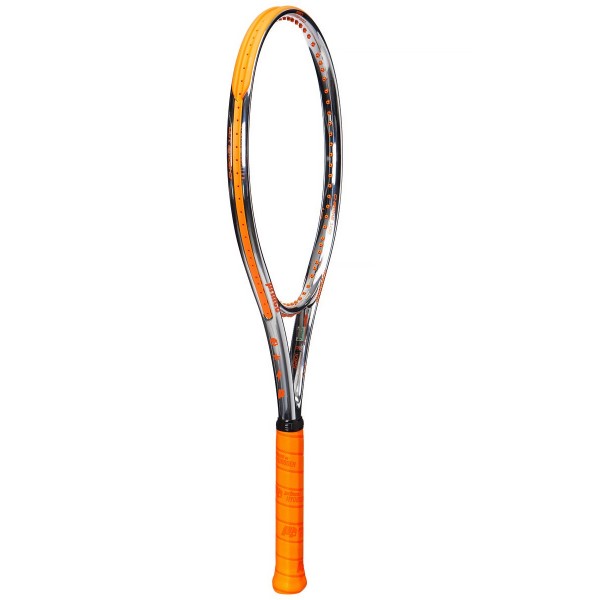 Chrome 100 280g is an excellent choice for intermediate players who want to play aggressive tennis. The racket enhances performance on serves while providing a high dose of control.
