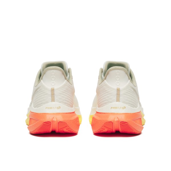 Premagaj tempo z moškimi tekaškimi copati Saucony Endorphin Speed 5. SPEEDROLL tehnologija, PWRRUN PB blaženje in najlonska plošča za maksimalno hitrost, odzivnost in udobje pri vsakem teku.