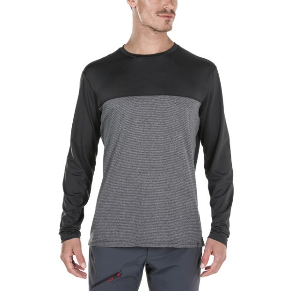 Majica namenjena športnim aktivnostim.