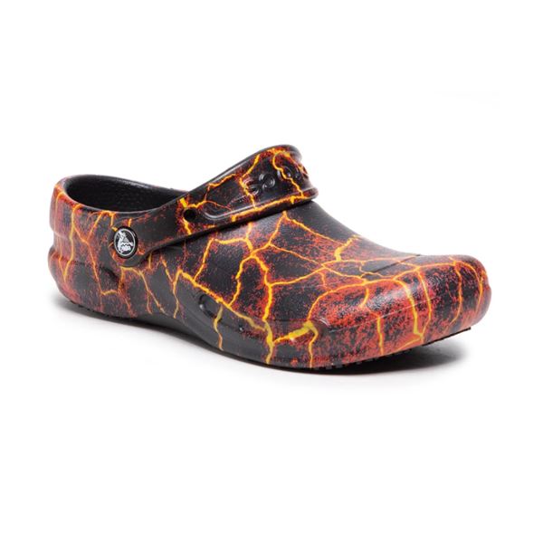 Natikači Crocs Bistro Graphic Clog 204044 z grafičnim vzorcem, zaščitno zaprto zasnovo in nedrsečim podplatom za udobno celodnevno uporabo pri delu.
