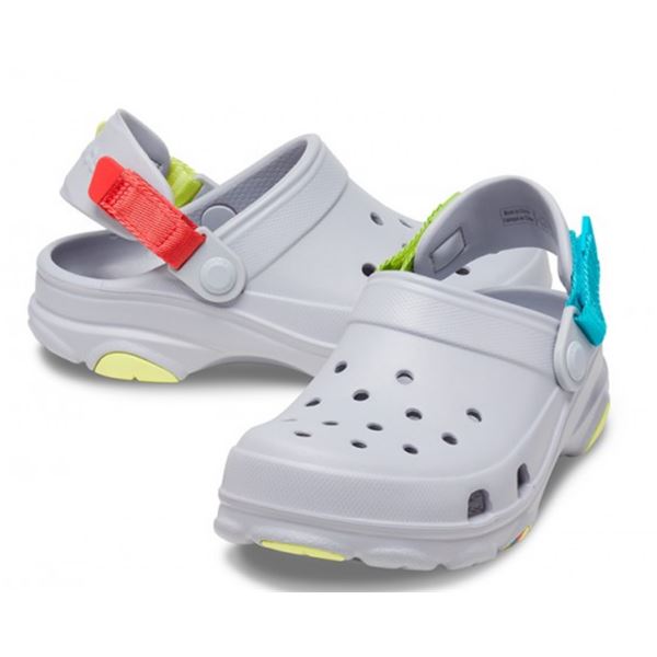Otroški natikači Crocs Classic All Terrain Kids Clog T z robustnim podplatom in lahkim Croslite™ materialom za udobne otroške avanture.