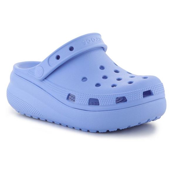 Otroški natikači Crocs Classic Crocs Cutie Clog Kids 207708 z igrivim dizajnom, lahkotno zasnovo in vrtljivim petnim paščkom za udobno vsakodnevno uporabo.