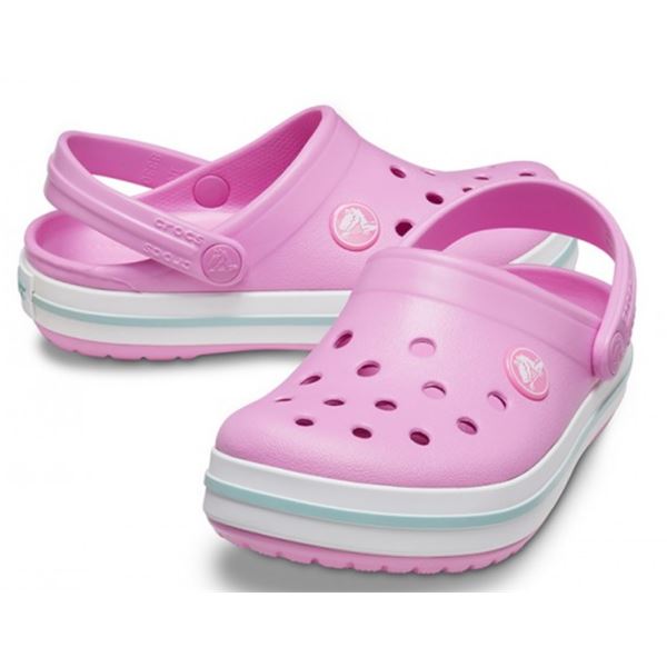 Otroški natikači Crocs Crocband Kids Clog T 207005 s športnim retro dizajnom, prezračevalnimi odprtinami in vrtljivim petnim paščkom za udobno vsakodnevno uporabo.