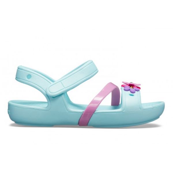 Crocs Lina Charm Sandal Kids 205530 otroški sandali z dekorativnimi charm dodatki, nastavljivimi paščki in Croslite™ podplatom za udobje, zračnost in igriv poletni videz.