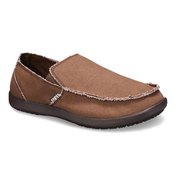 Crocs Santa Cruz Mens 10128 moški slip-on čevlji v casual loafer stilu z lahkim platnenim zgornjim delom, elastičnimi stranskimi vložki in Croslite™ podplatom za celodnevno udobje.