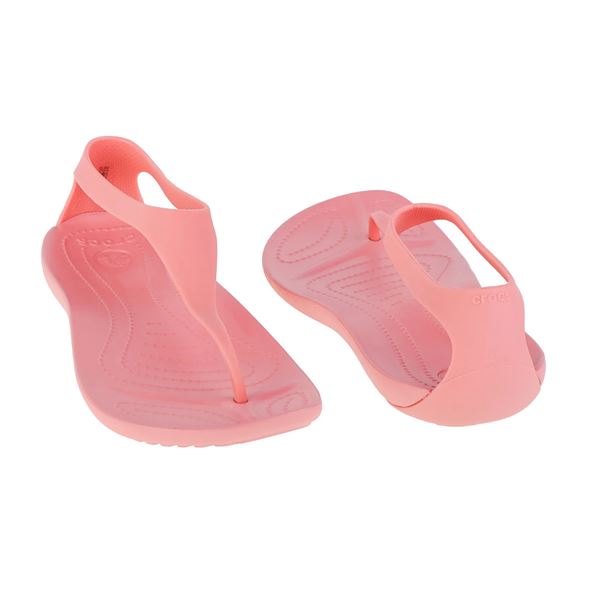 Ženske japonke Crocs Sexi Flip 11354 z elegantnim T-paščkom, lahkotnim podplatom in minimalističnim dizajnom za udobne poletne dni.